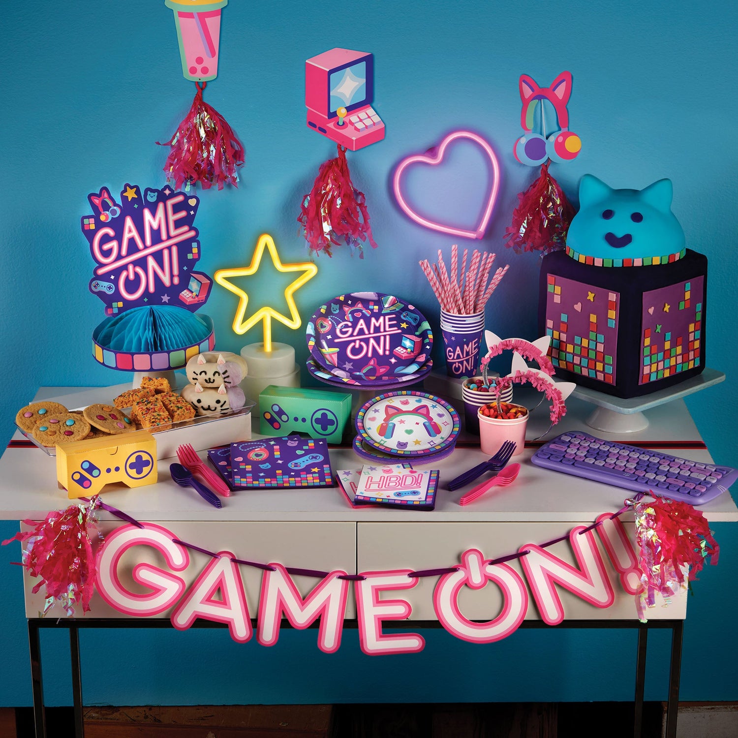 Gamer Girl Party Supplies displayed on a table