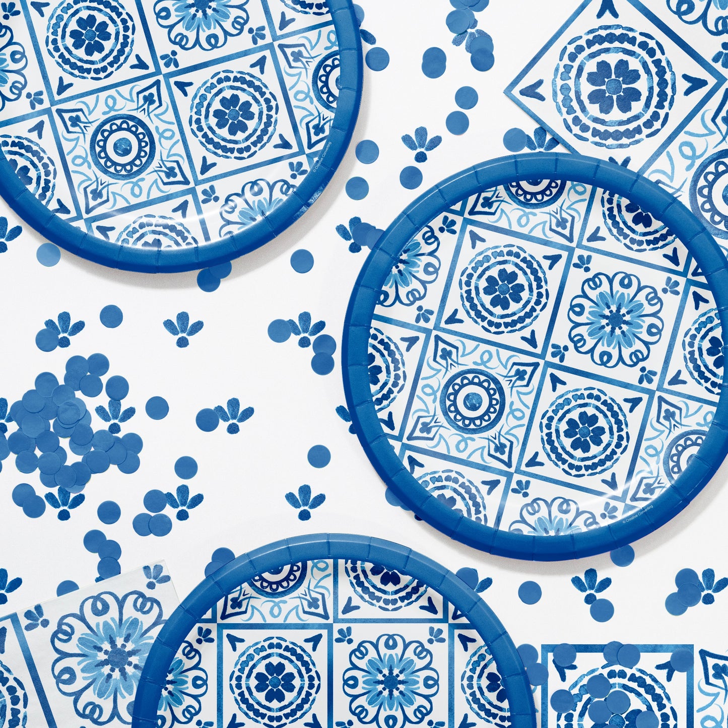 Blue Willow Banquet Paper Plates 96 ct Lifestyle Image