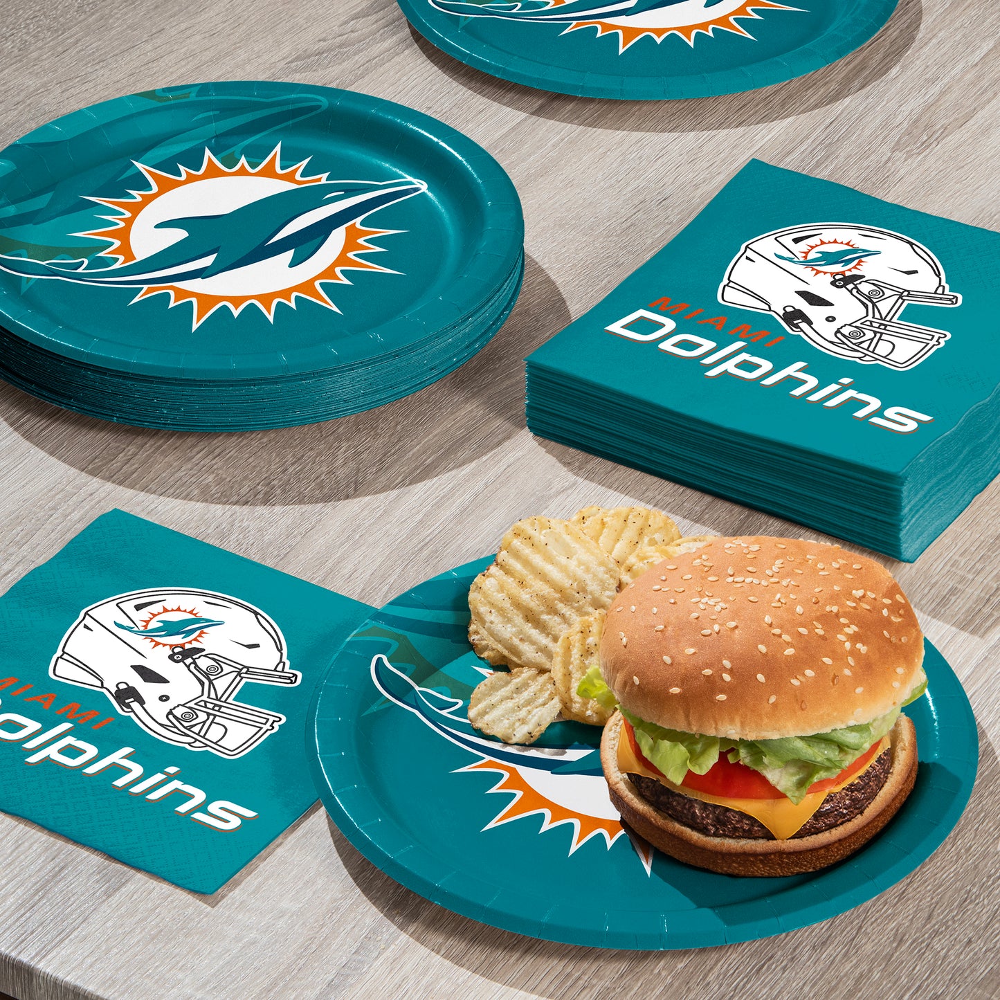 Miami Dolphins Dinner Plates 96 ct